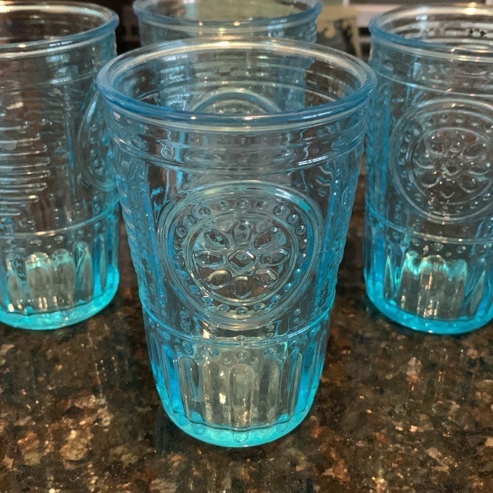 NWOT Bormioli Rocco Romantic Light Blue Glasses - Set of 4